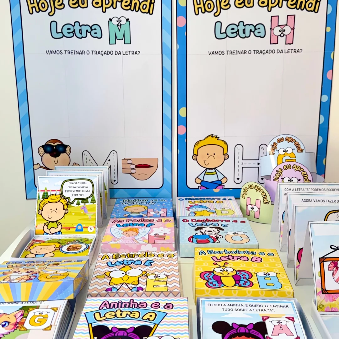 Combo Super Kits - História na Caixa + Cartazes do Alfabeto