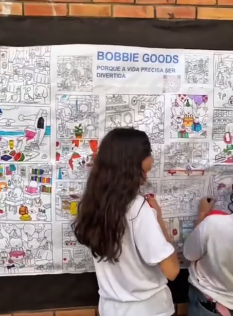 Painel Coletivo Gigante para Colorir