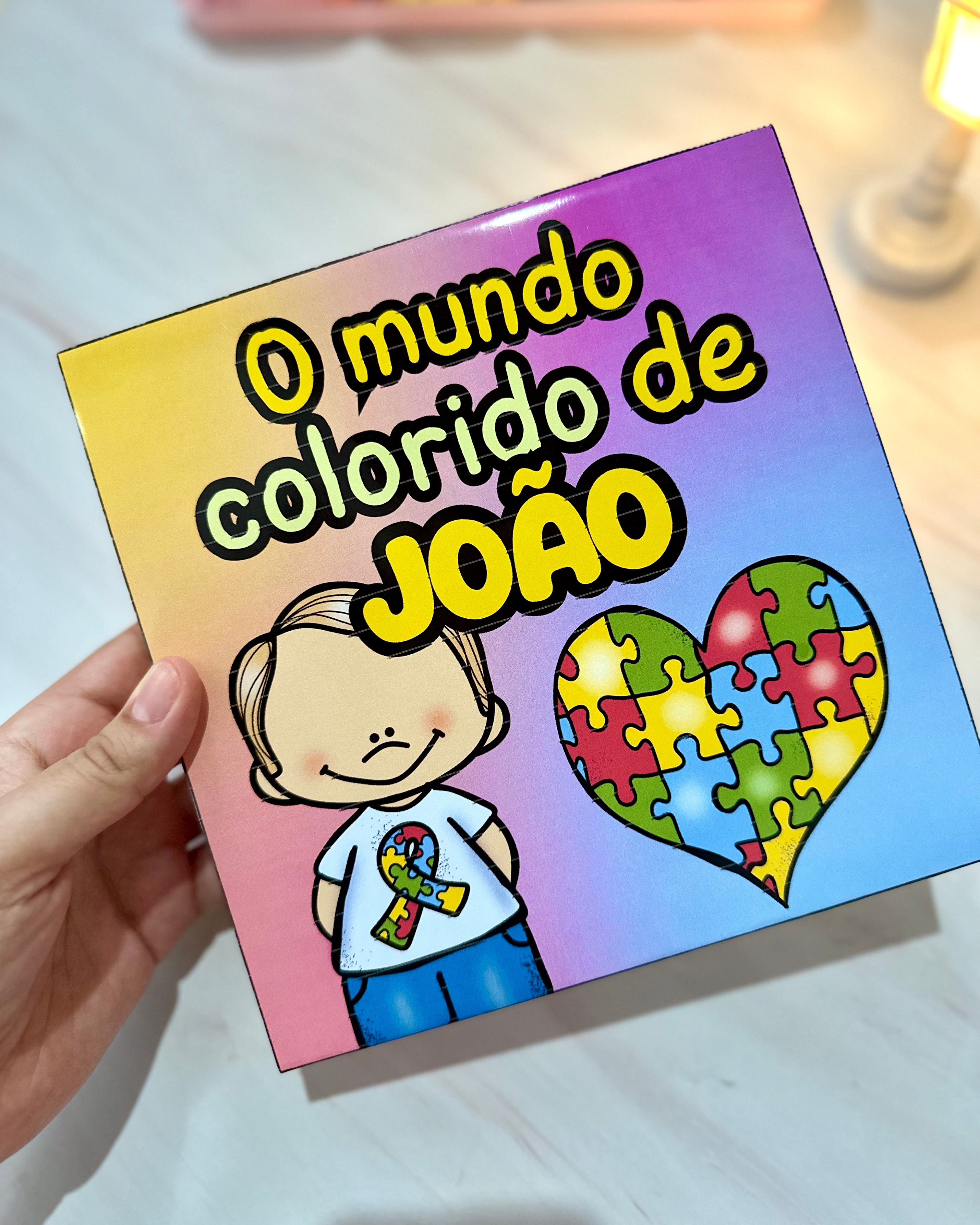 História na Caixa: o Mundo Colorido de João