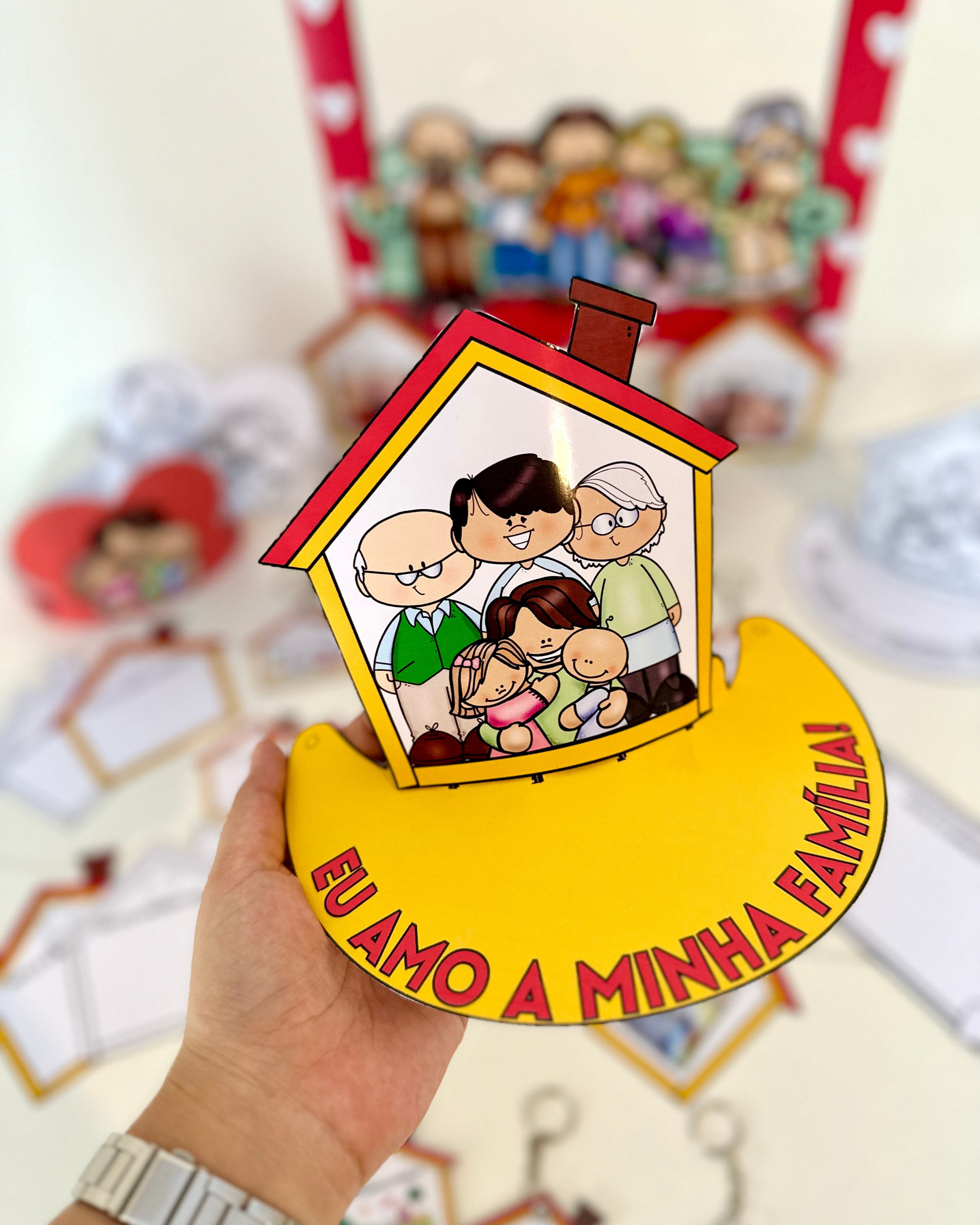 Kit Lembrancinhas e moldura para foto tema Dia da Família - Imagem 9