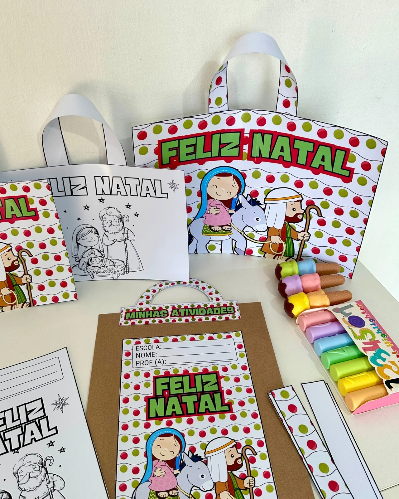 Kit de Capas Natal Cristão: Encante e Organize com Estilo!