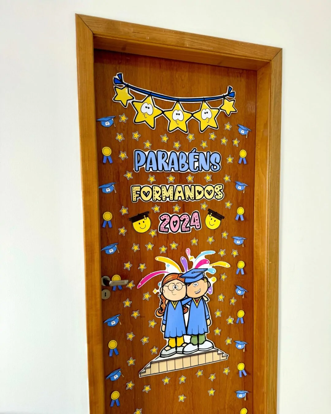 Decoração de Porta: Tema “Formandos 2024